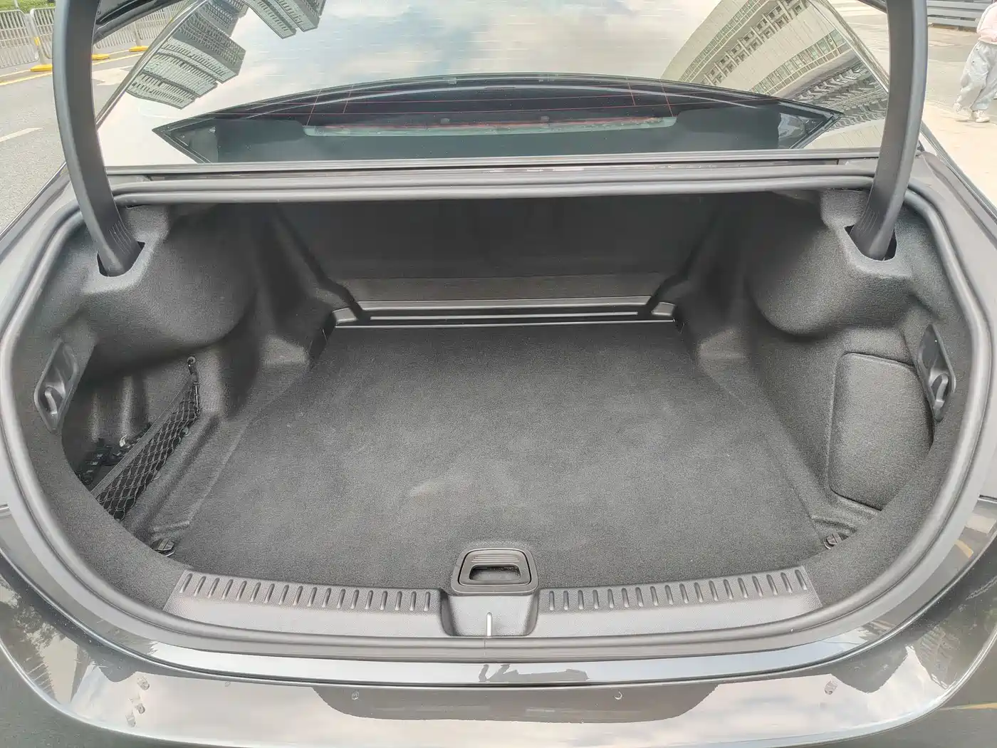 Mercedes-Benz E-Class 2025 E 300 L Fashion фото 23