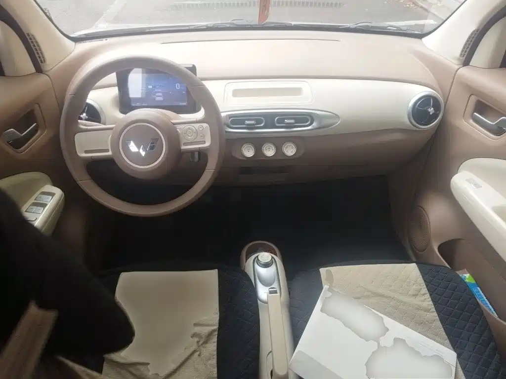 Wuling Motors Hongguang MINIEV 2026 2025 4-Door Advanced