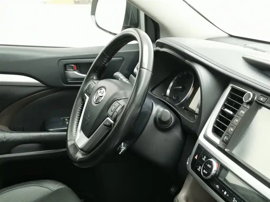 Toyota Highlander 2015 3.5L 4WD Luxury Edition 7-seater фото 22