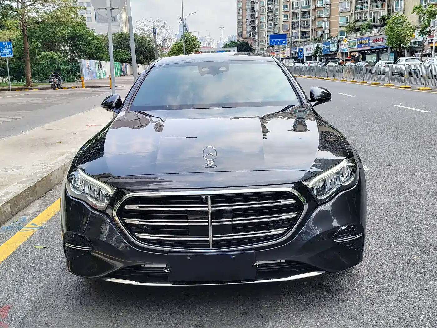 Mercedes-Benz E-Class 2025 E 300 L Fashion фото 2