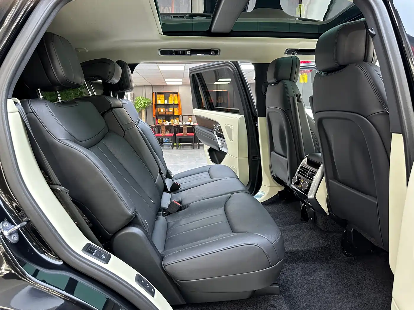 LAND ROVER RANGE ROVER