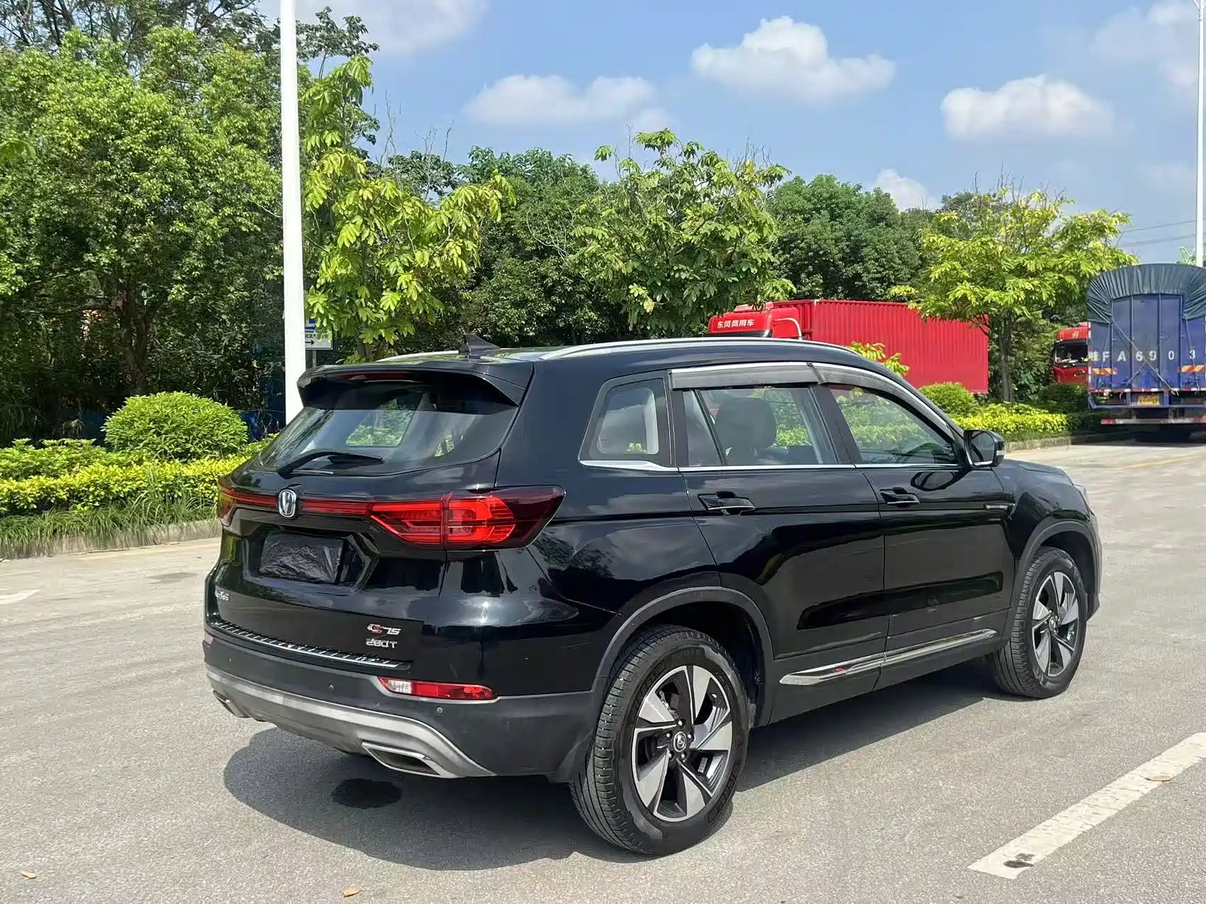 Фото 7 - Changan CS75