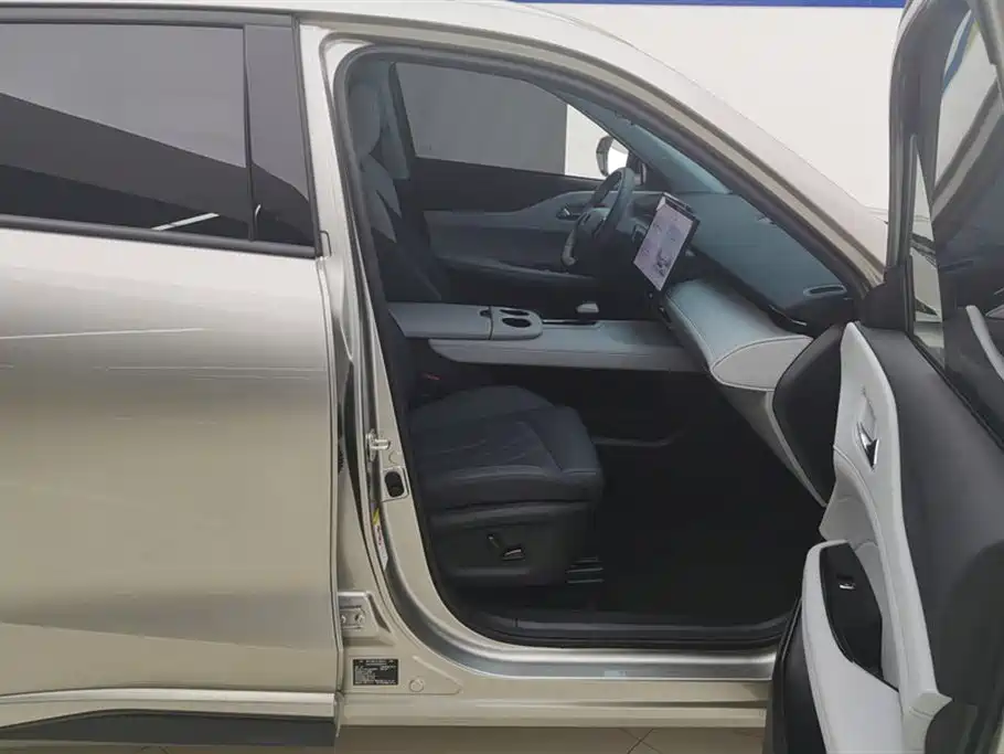 CHANGAN UNI Z NEW ENERGY