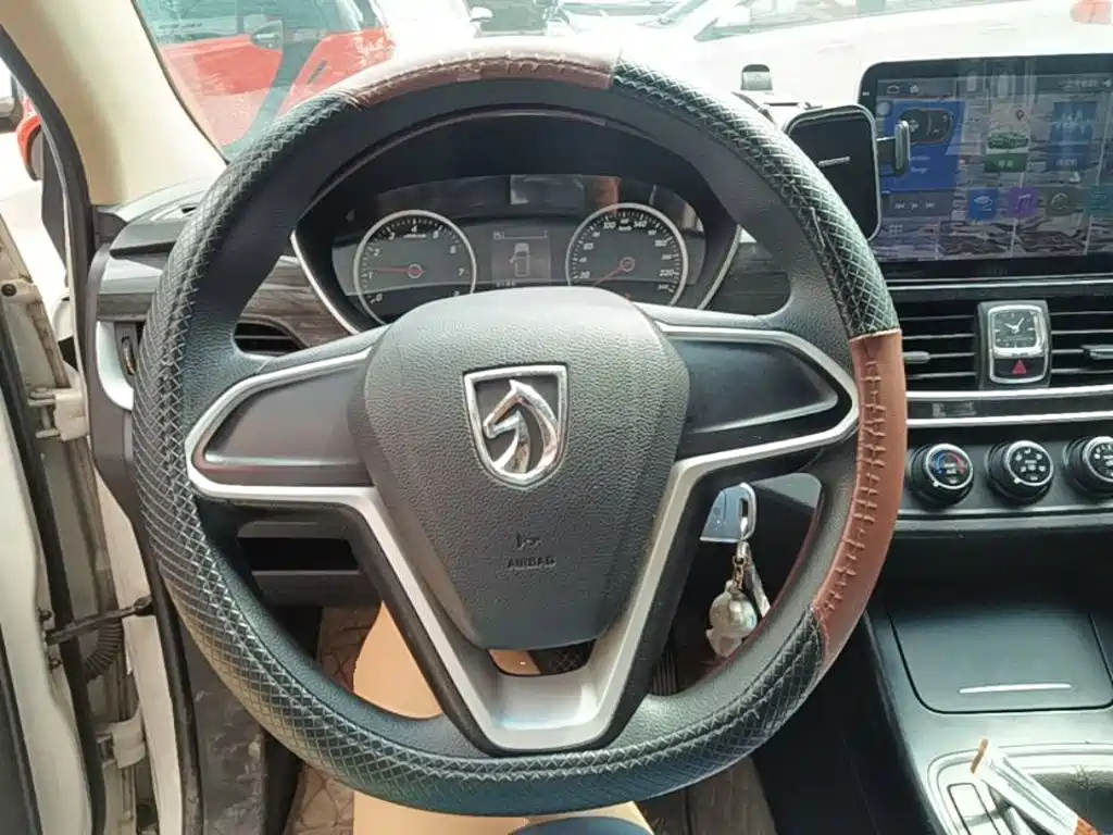 Baojun 560 2017 2017 1.5T Manual Comfort 7-seater