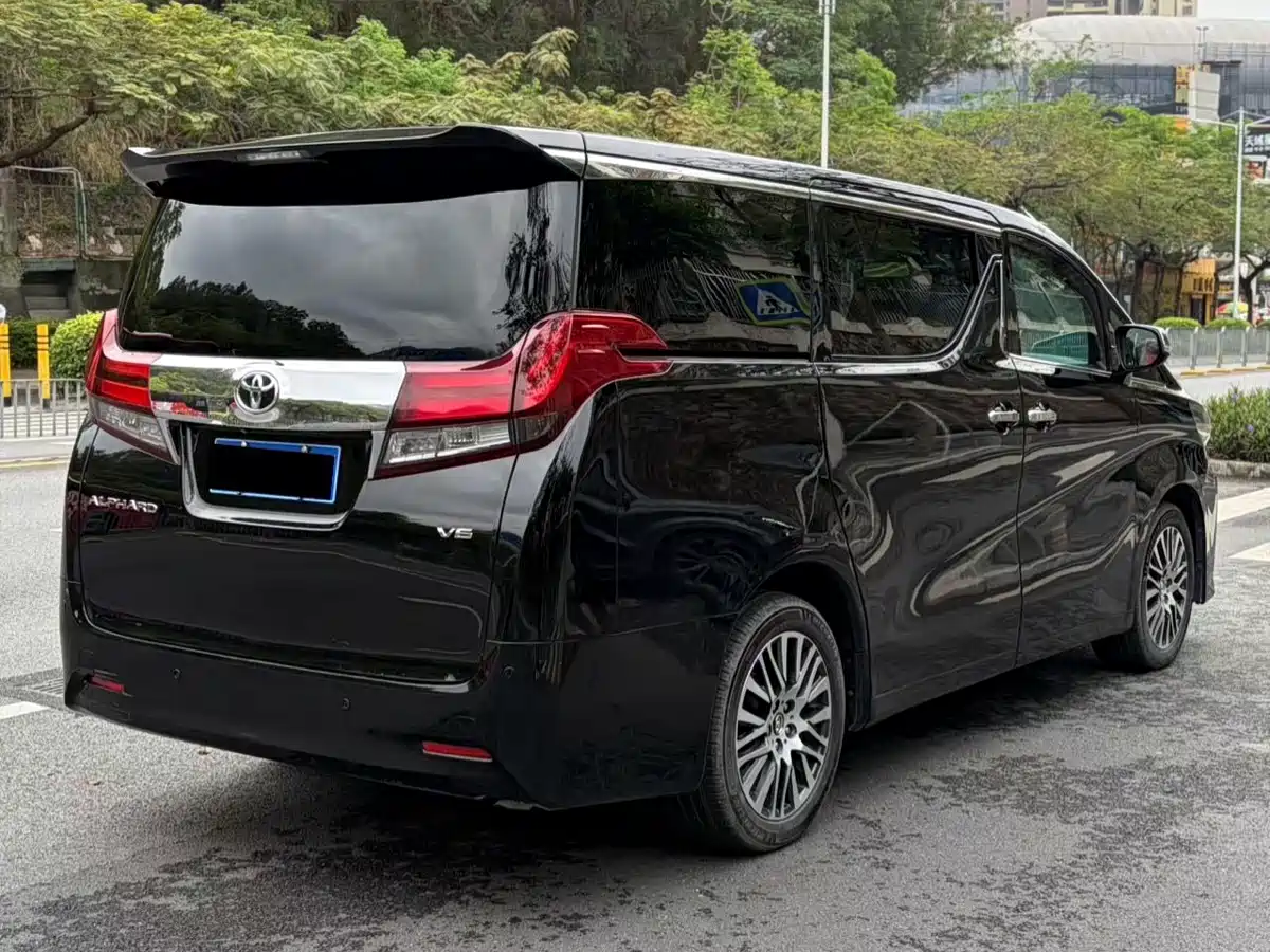Toyota Alphard 2018 3.5L Luxury фото 3