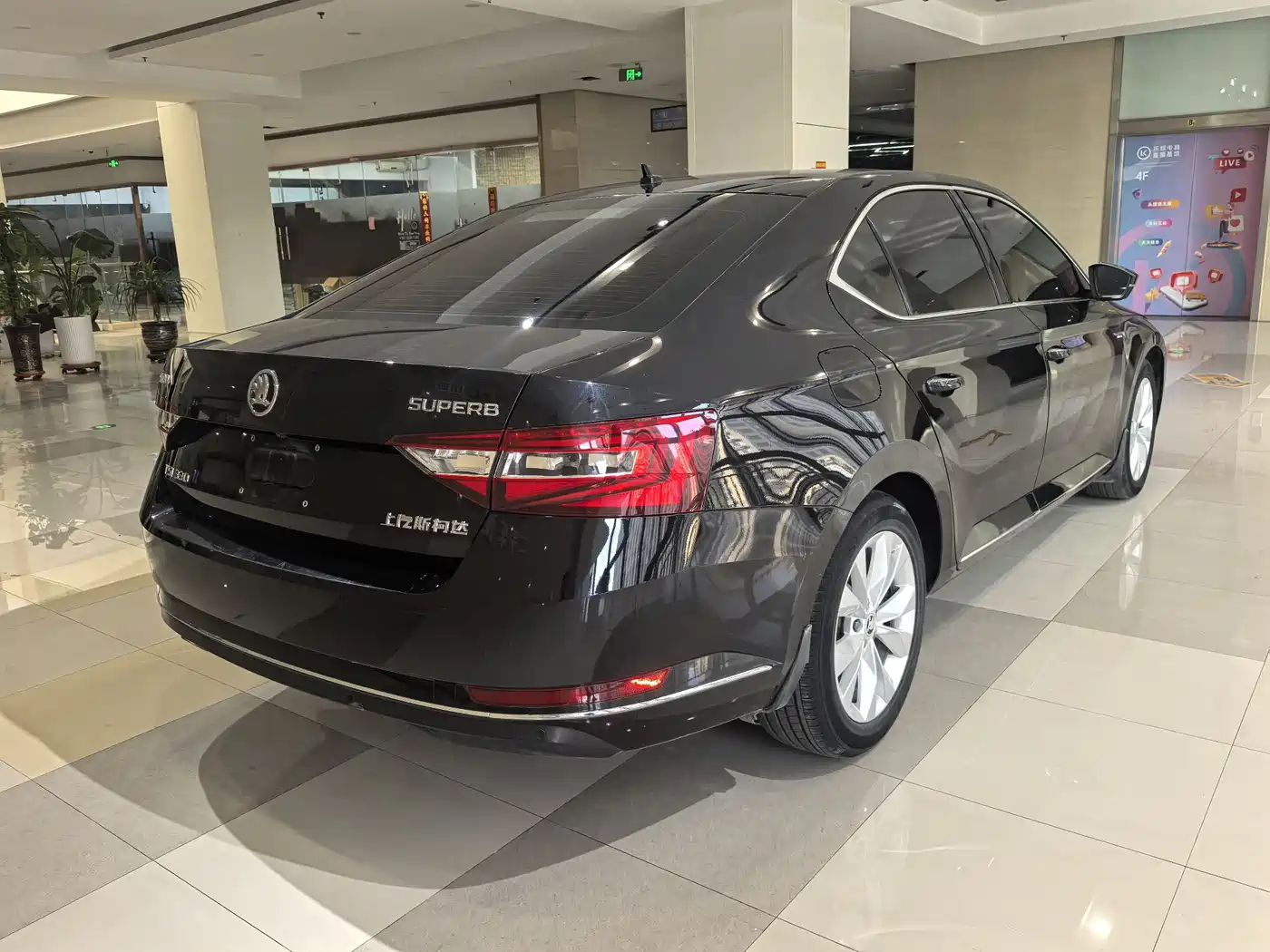 Škoda Superb 2018 TSI330 DSG Comfort Edition China V фото 6