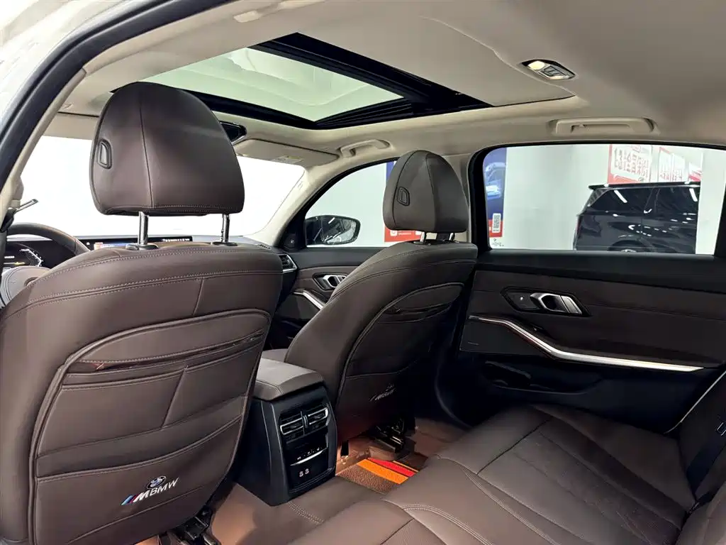 BMW 3 Series 2024 325Li M Sport Shadowline Package фото 12
