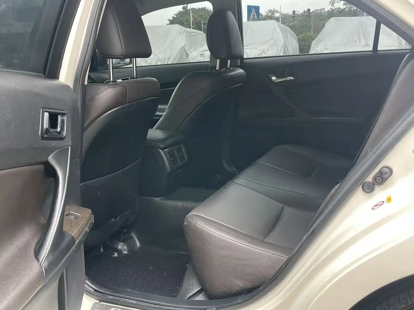 Toyota Reiz 2013 2.5V Elite Edition фото 8