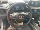 Фото 11 - Lexus RX