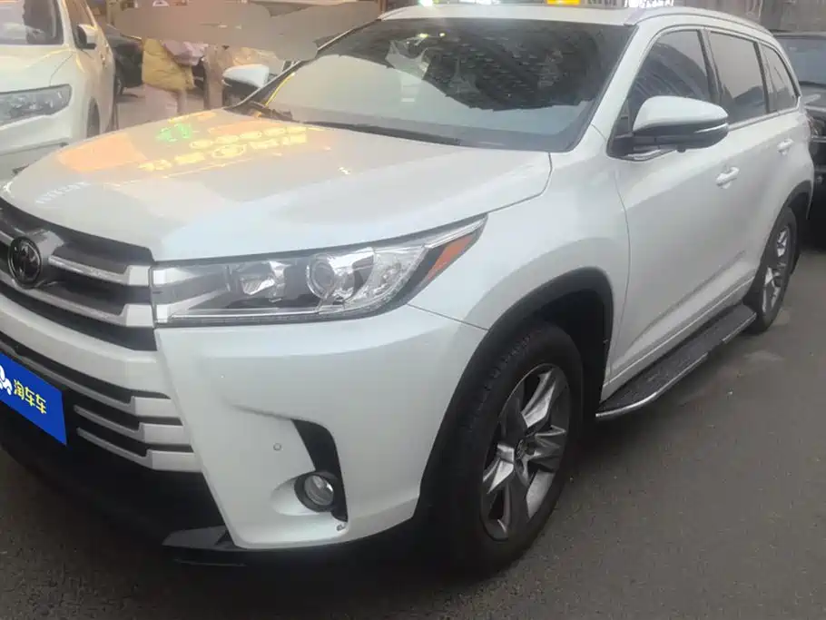 TOYOTA HIGHLANDER