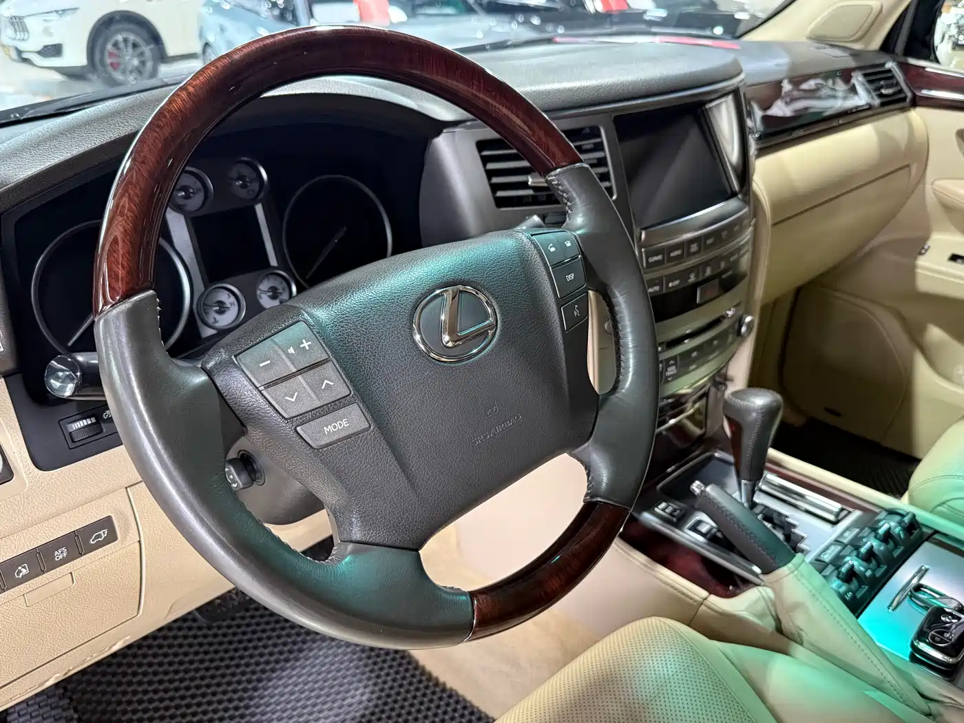 Lexus LX 2012 Model 570 фото 8