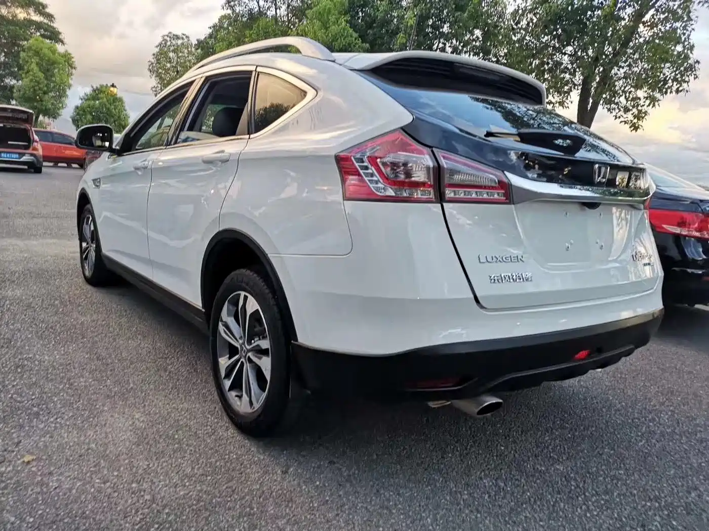 Luxgen U6 SUV 2017 2017 1.8T Tech Value Package