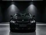 Photo 2 - BMW 3 Series