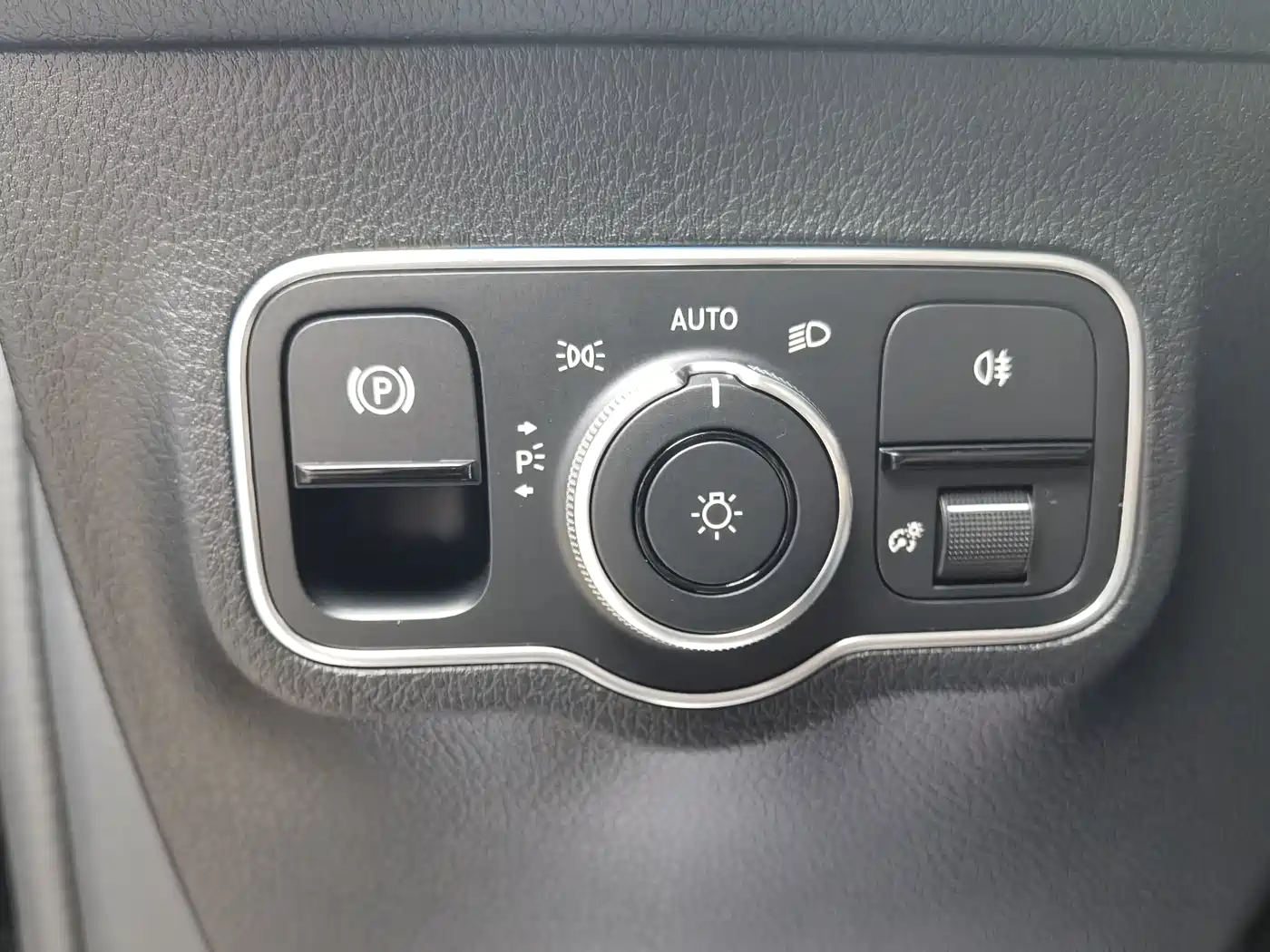 Mercedes-Benz GLB 2024 GLB 220 Dynamic фото 13