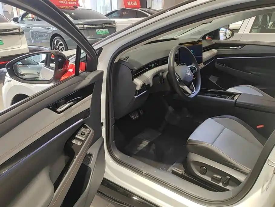 VOLKSWAGEN ID.7 VIZZION