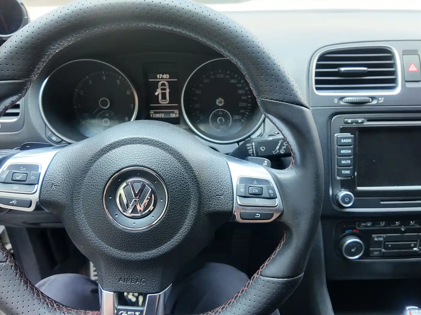 Volkswagen Golf GTI 2012 2.0TSI GTI фото 12