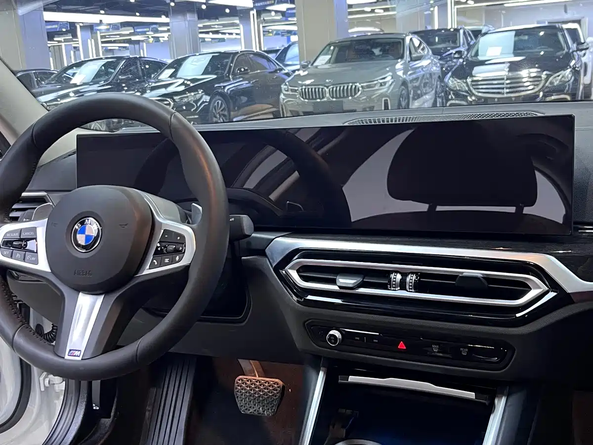 BMW 3 Series 2024 325Li M Sport Package фото 13