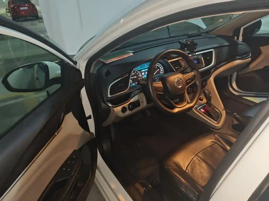 Фото 14 - Buick Excelle