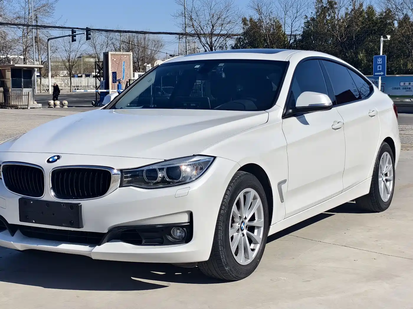 BMW 3 Series GT 2013 Model 320i Leading