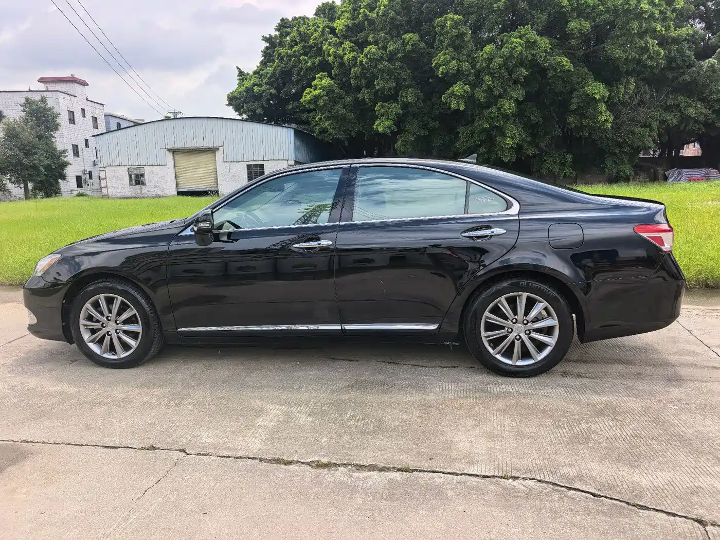 Фото 7 - Lexus ES