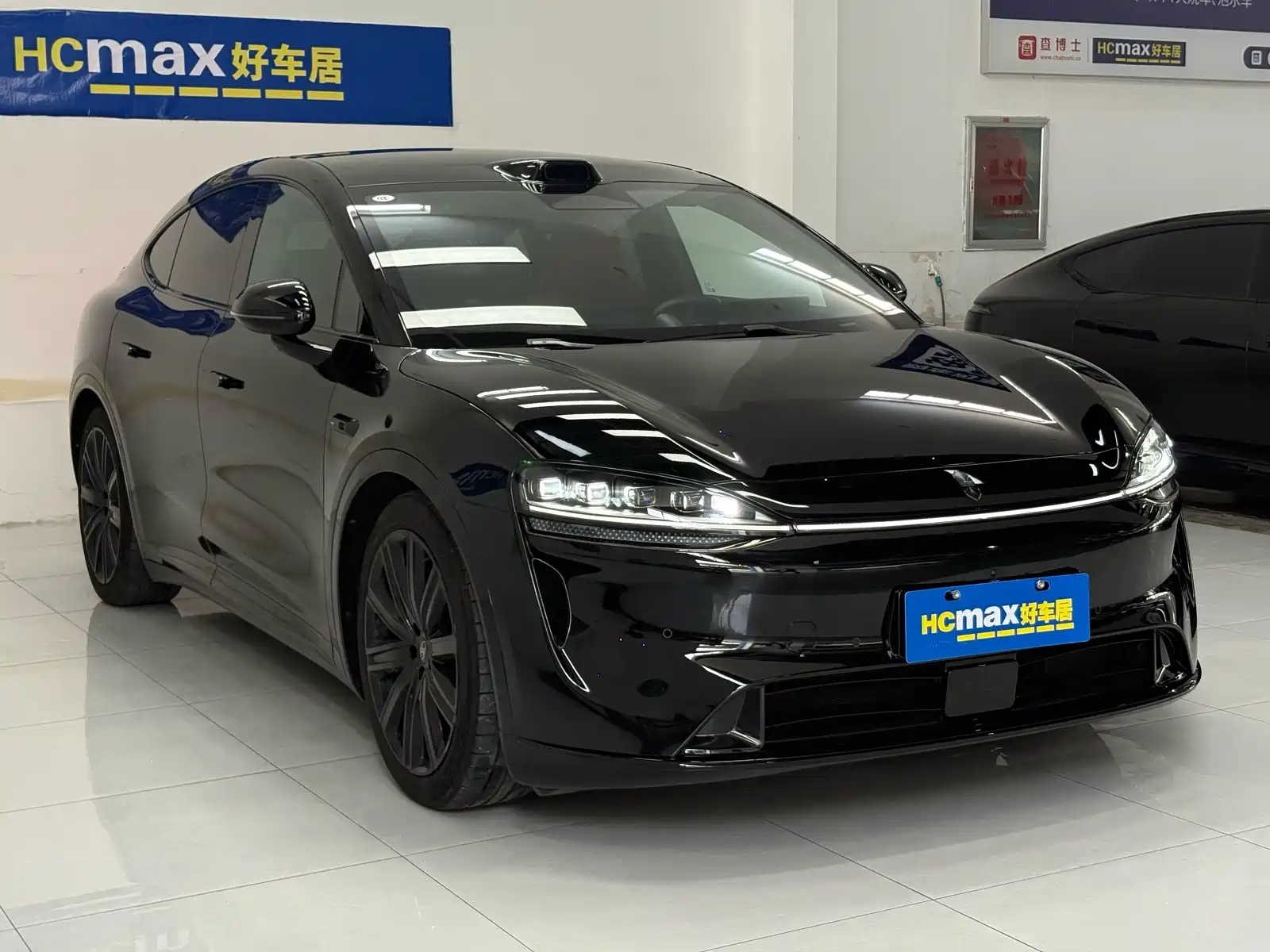 Фото 3 - Zhijie Luxeed R7