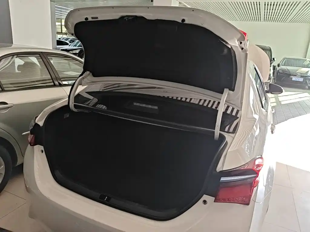 Toyota Corolla Twin Engine E+ 2020 2019 1.8L E-CVT Pioneer Edition