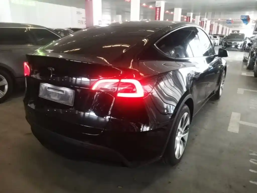 Фото 7 - Tesla Model Y