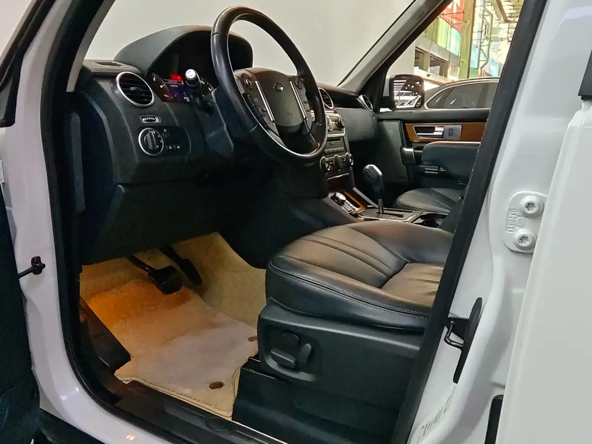 Land Rover Discovery 2012 5.0 V8 SE фото 5