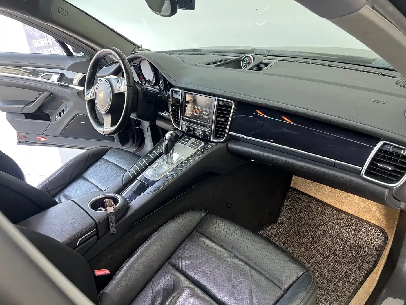 Porsche Panamera 2010 Panamera 3.6L фото 8