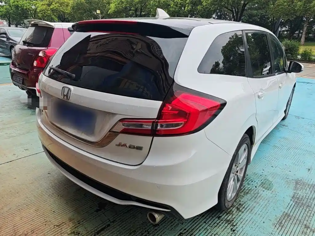 Honda Jade 2018 2017 1.8L Automatic Comfort Edition 5-seater
