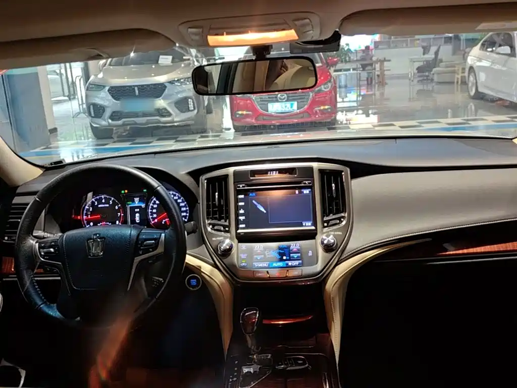 Toyota Crown 2015 2.5L Smart Edition фото 10