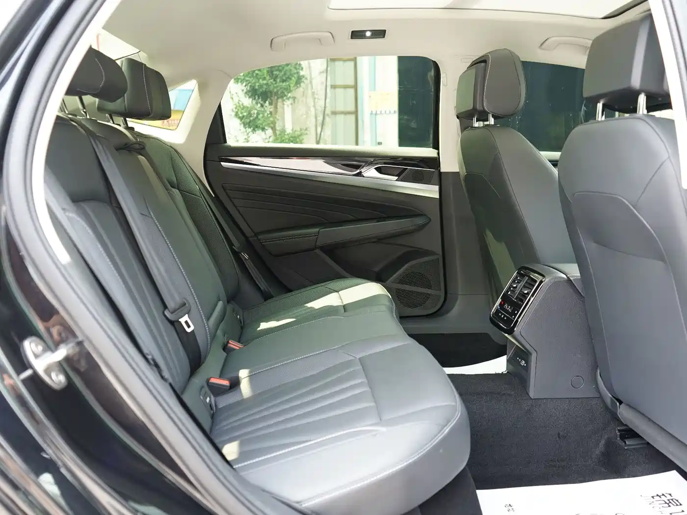 Volkswagen Passat 2025 2024 380TSI Starlight Dragon Soaring Edition