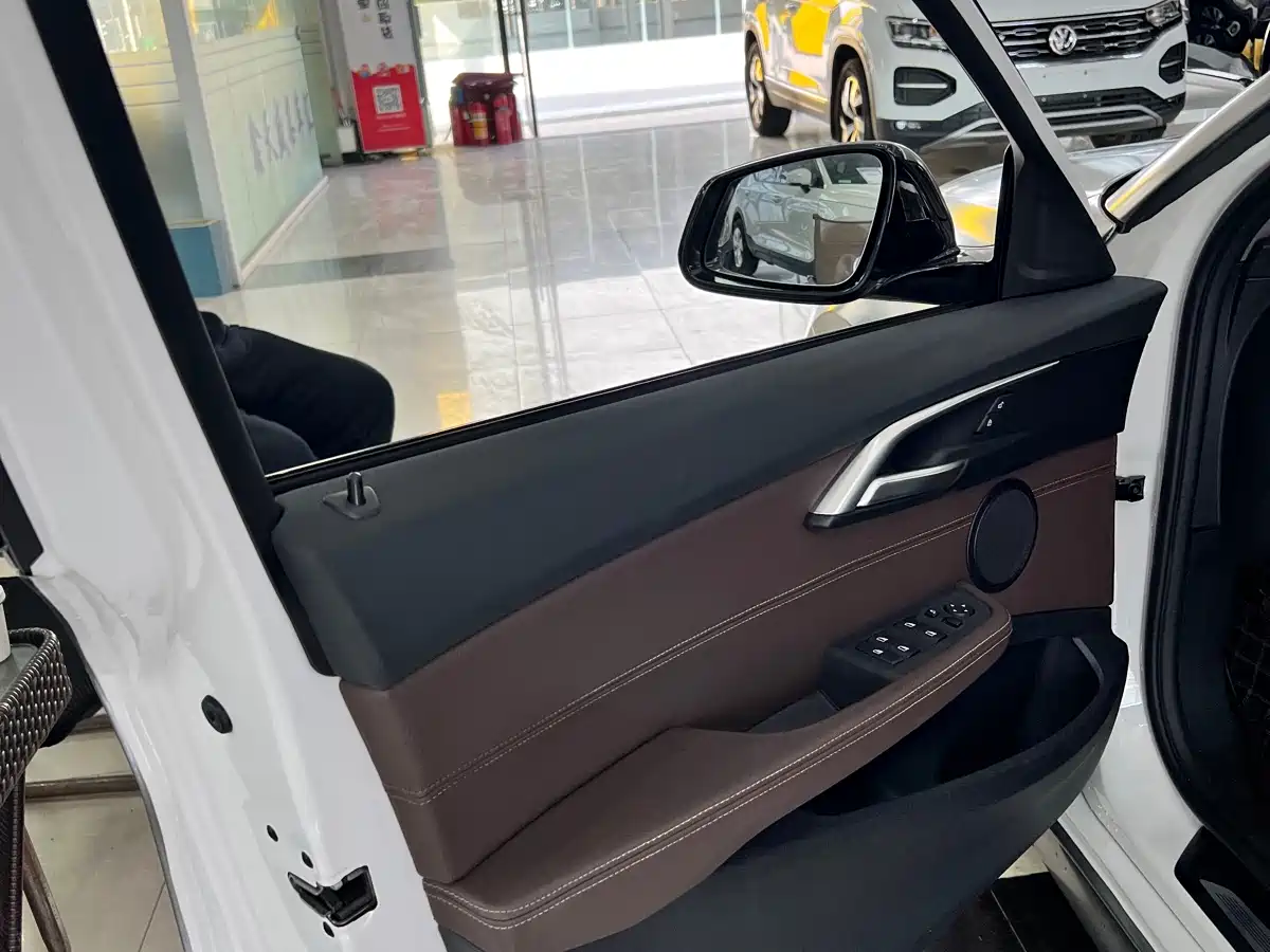 BMW 1 Series 2020 Model 120i M Sport Package фото 6