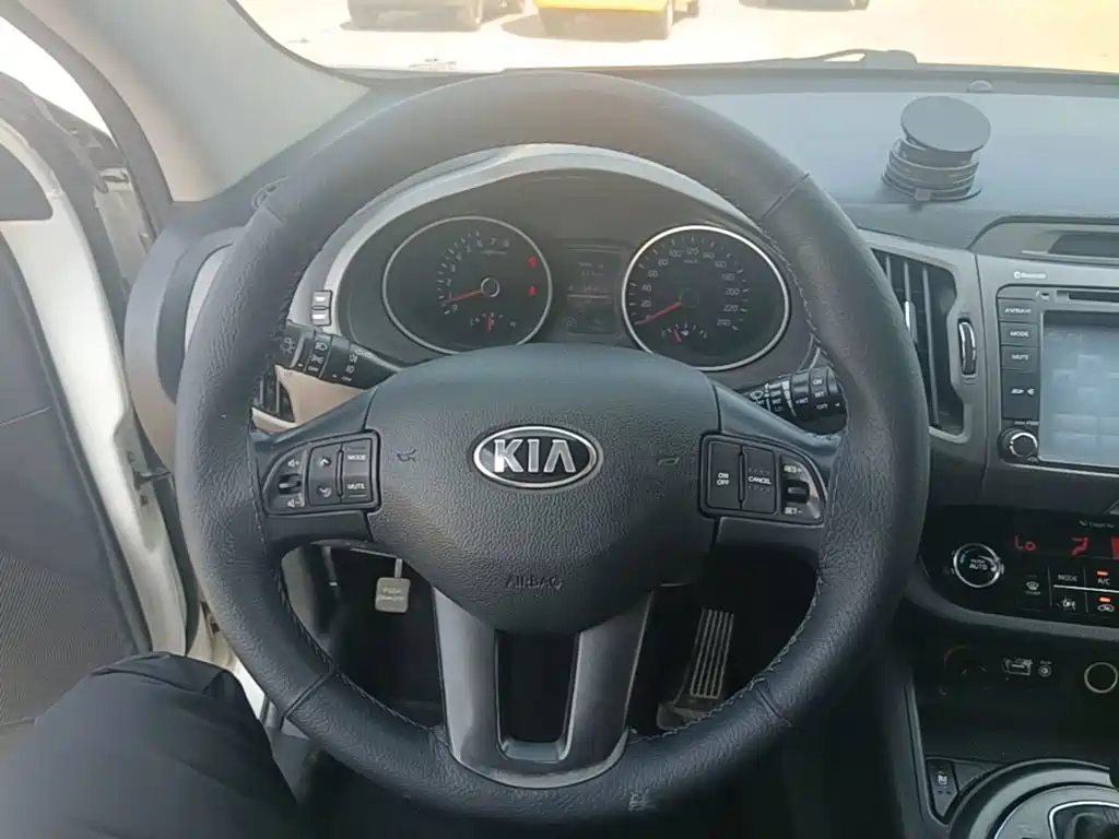 Photo 11 - Kia Sportage
