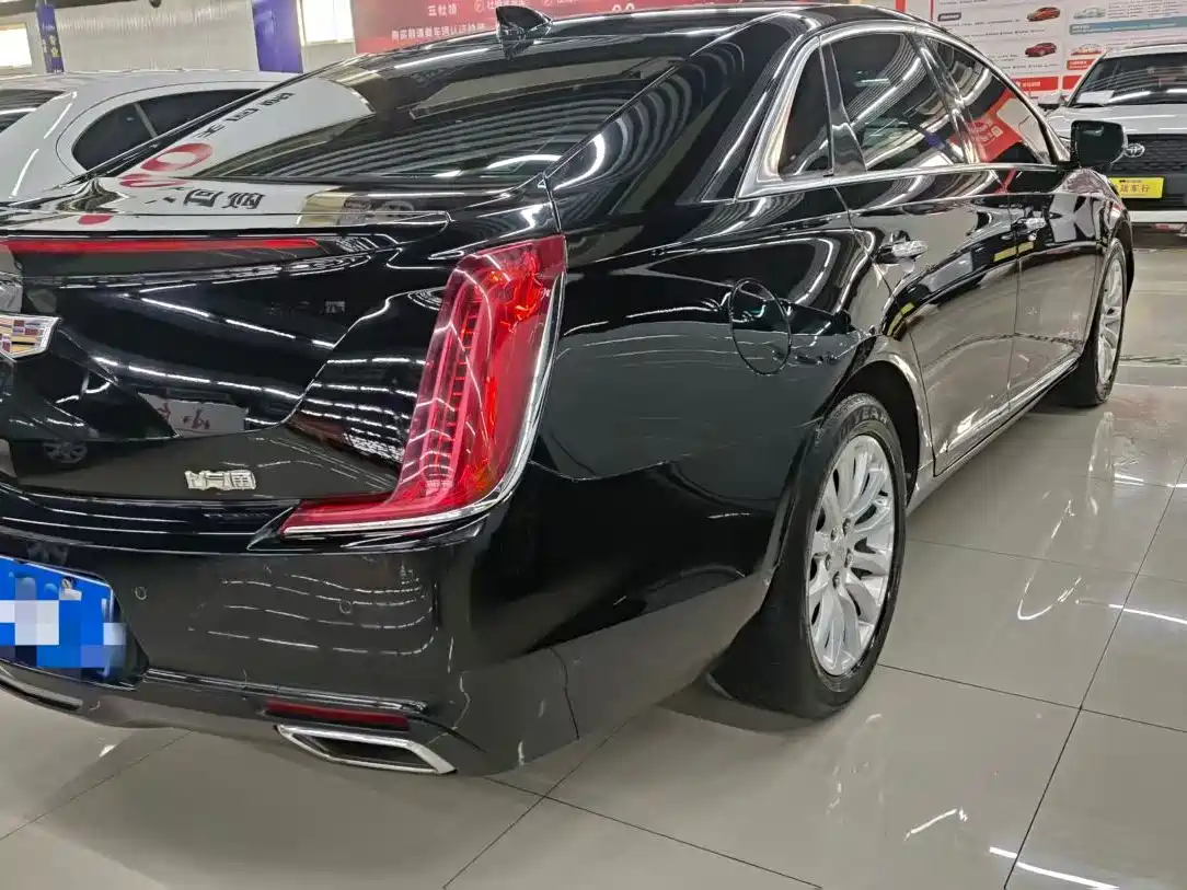 CADILLAC XTS