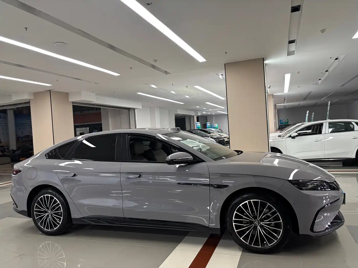 BYD Han 2025 DM-i Smart Driving Edition 125KM LiDAR Flagship фото 4