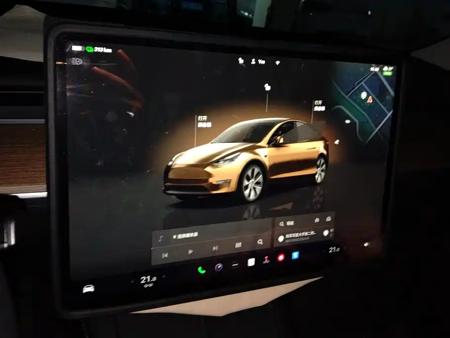 TESLA MODEL Y
