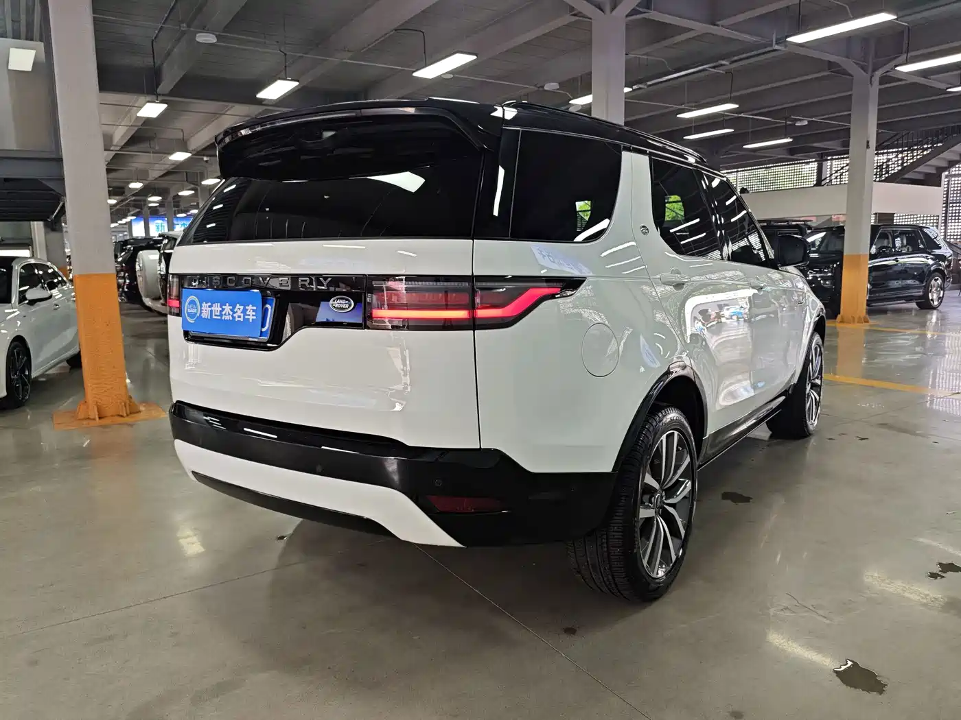 Land Rover Discovery 2024 2024 360PS Dynamic SE