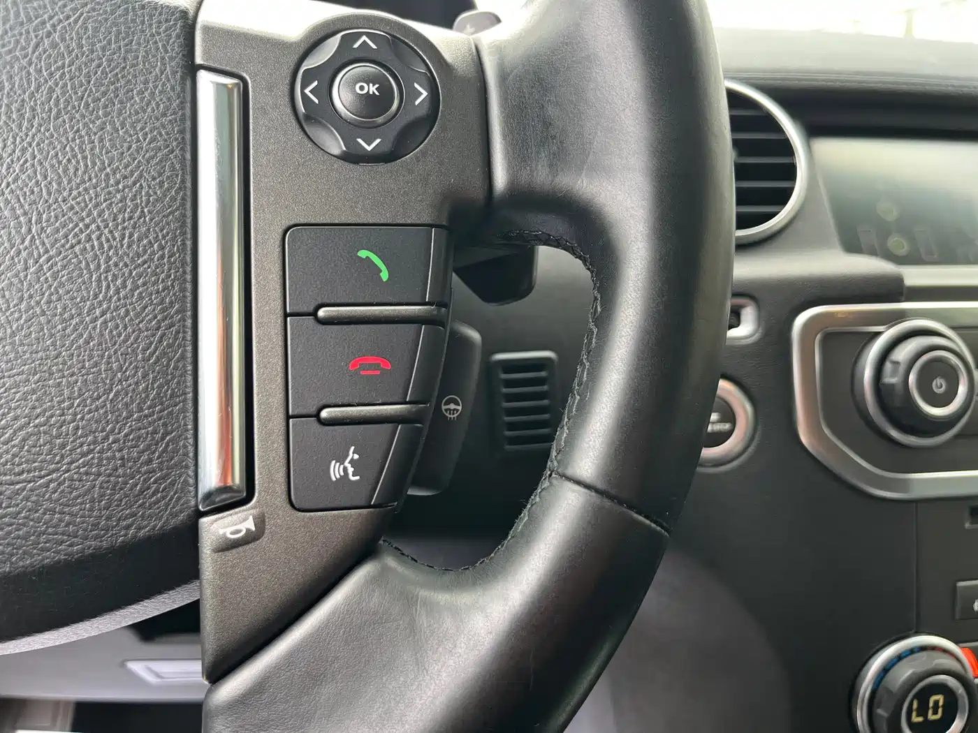 Land Rover Discovery 2016 3.0 SC V6 SE фото 22