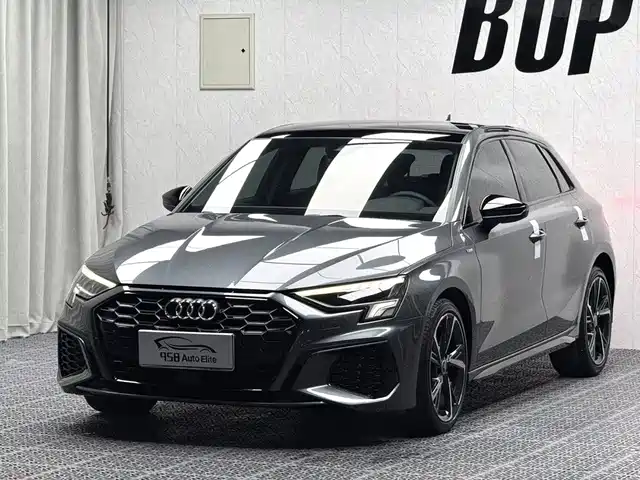 Audi A3 Sportback 35 TFSI, Стиль Спорт