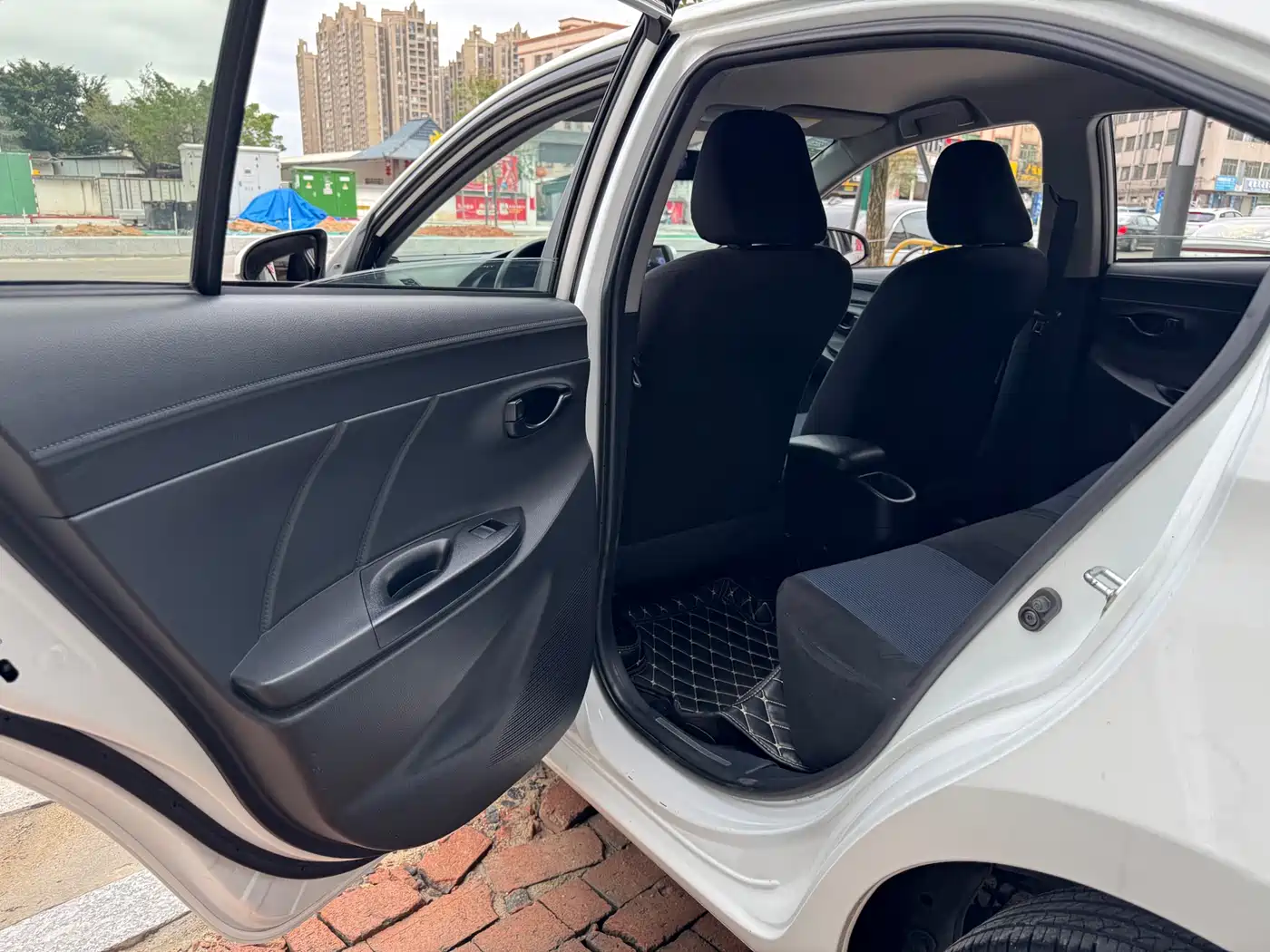 Toyota YARiS L Zhi Xiang 2019 1.5E CVT Charming China VI фото 14