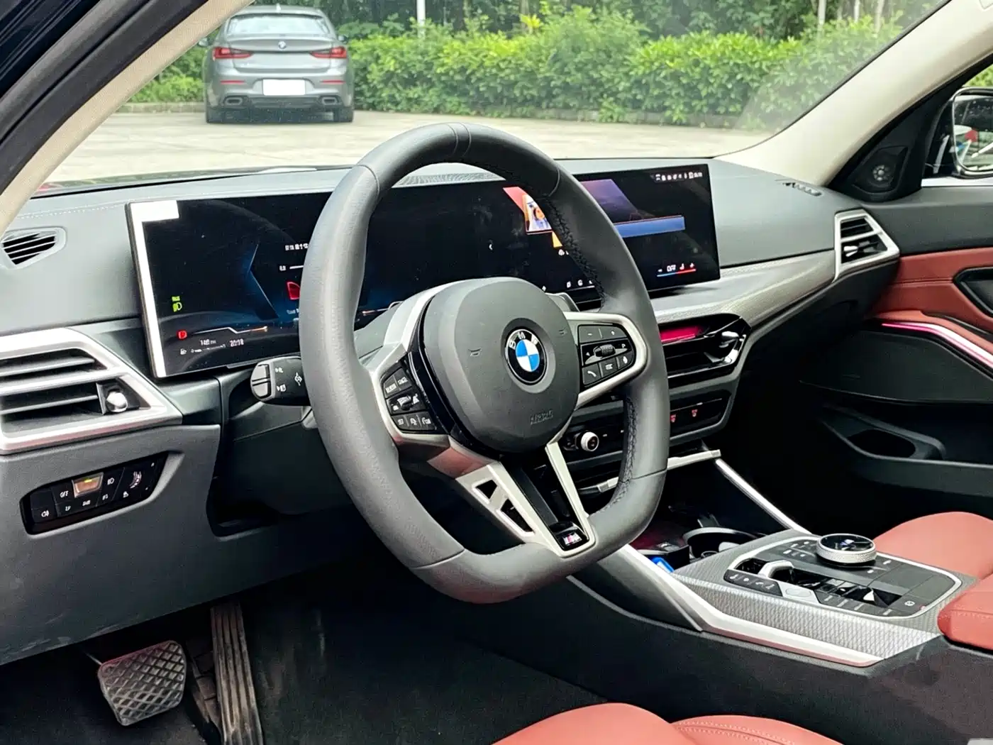 BMW 3 Series 2025 330Li M Sport Night Edition фото 4