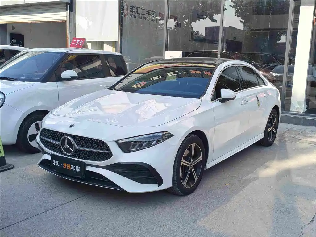 صورة 1 - Mercedes-Benz A-Class