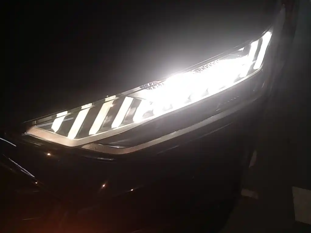 Audi A7L 2022 2022 55 TFSI quattro S-line Zhiyuan Crystal Package