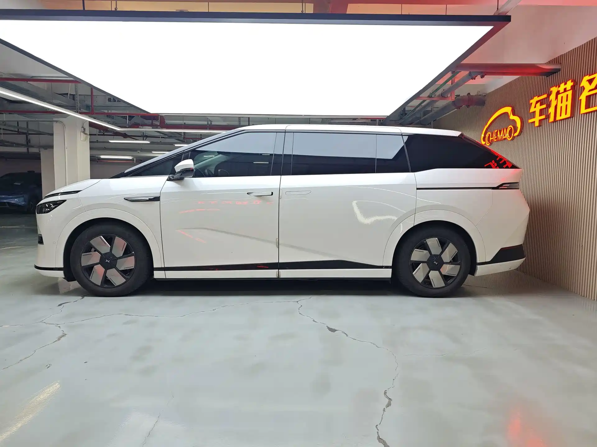 Фото 6 - XPeng X9