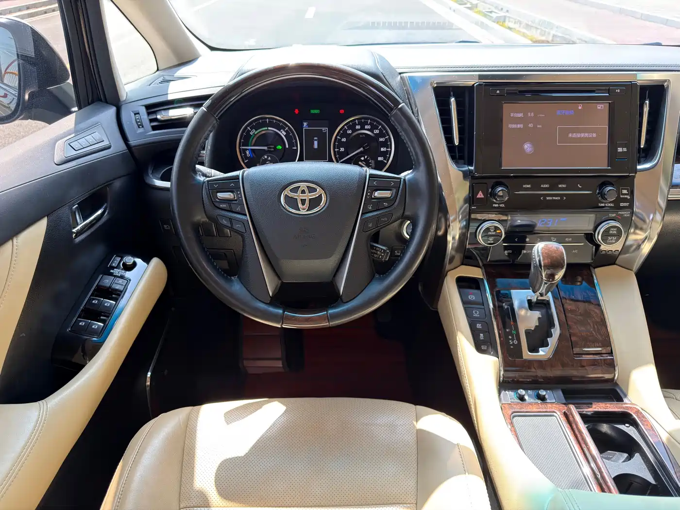 Toyota Alphard 2020 Hybrid 2.5L Premium Edition фото 6