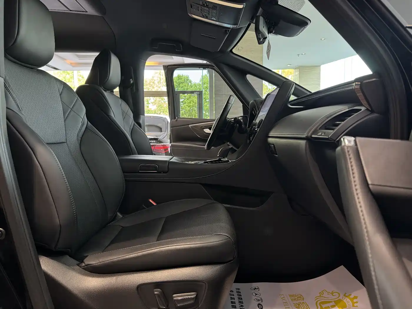 Toyota Alphard фото 9