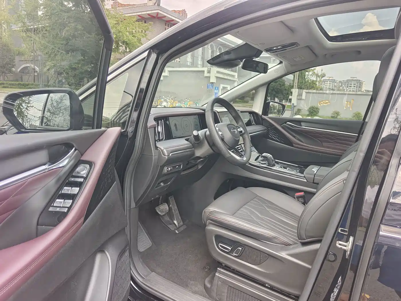 صورة 7 - GAC Trumpchi M8