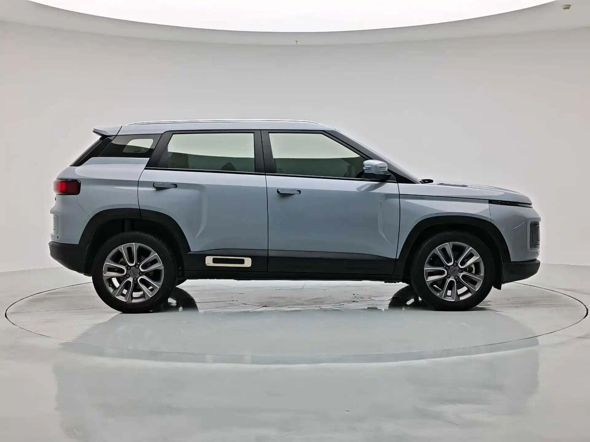 Фото 9 - Geely ICON