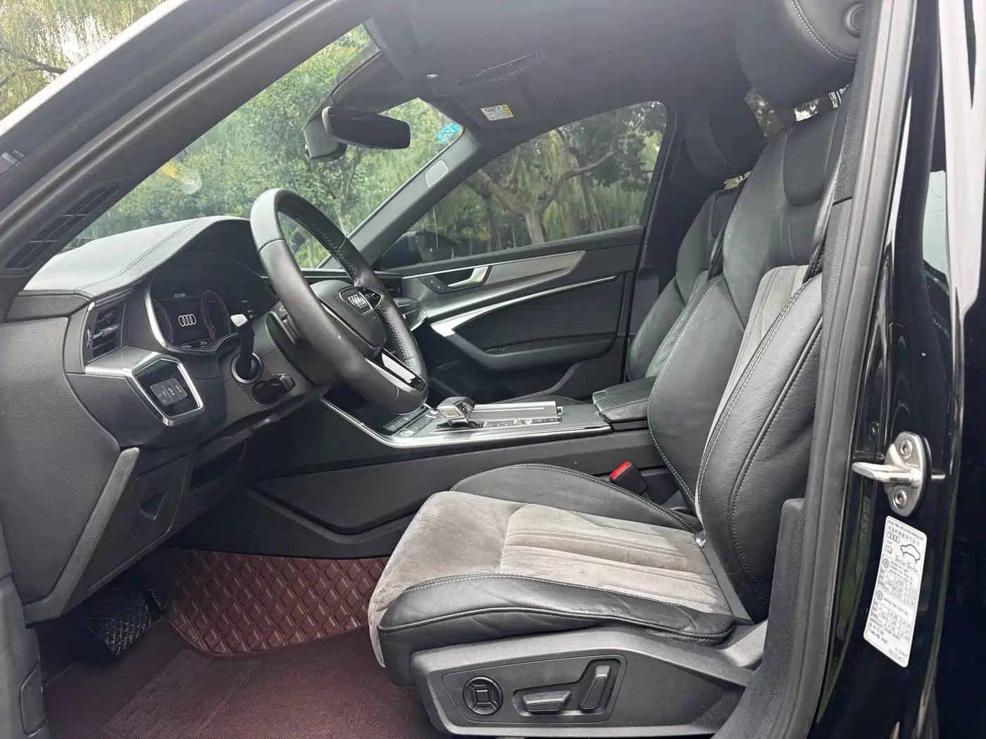 Фото 8 - Audi A6L